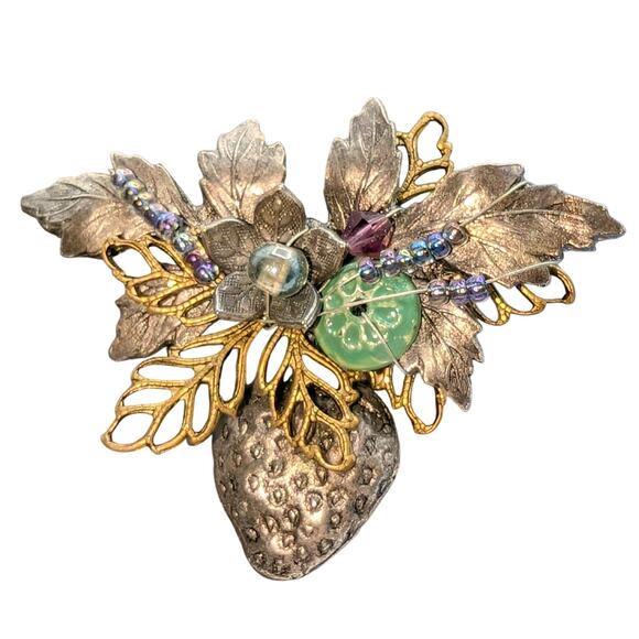 Cara Stimmel Ltd Leaves Strawberry Two Tone Brooch - Picture 1 of 5